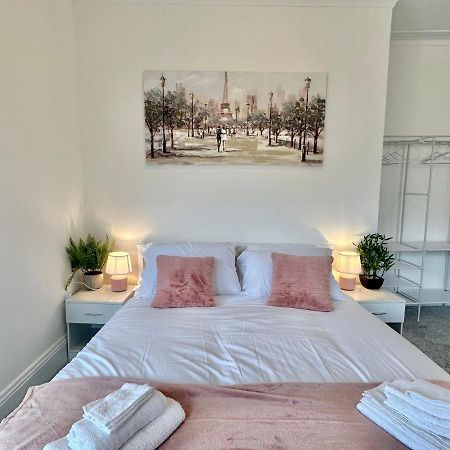 Chic Apartment In Central Bournemouth With Parking エクステリア 写真