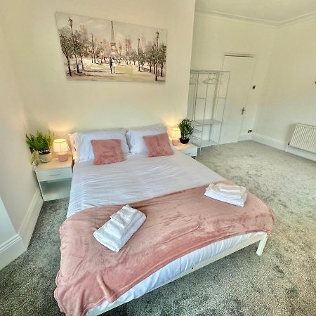 Chic Apartment In Central Bournemouth With Parking エクステリア 写真