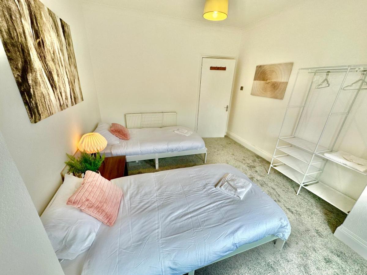 Chic Apartment In Central Bournemouth With Parking エクステリア 写真