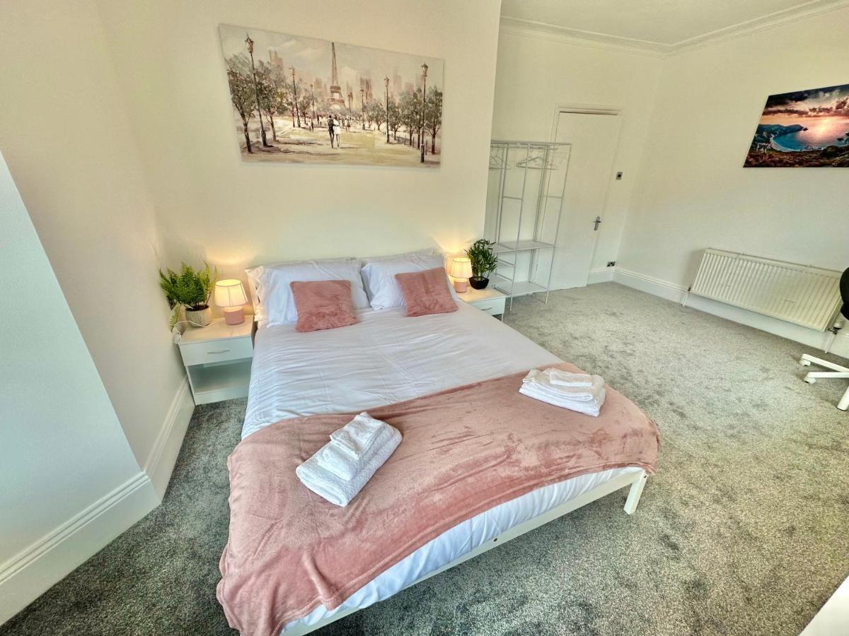 Chic Apartment In Central Bournemouth With Parking エクステリア 写真