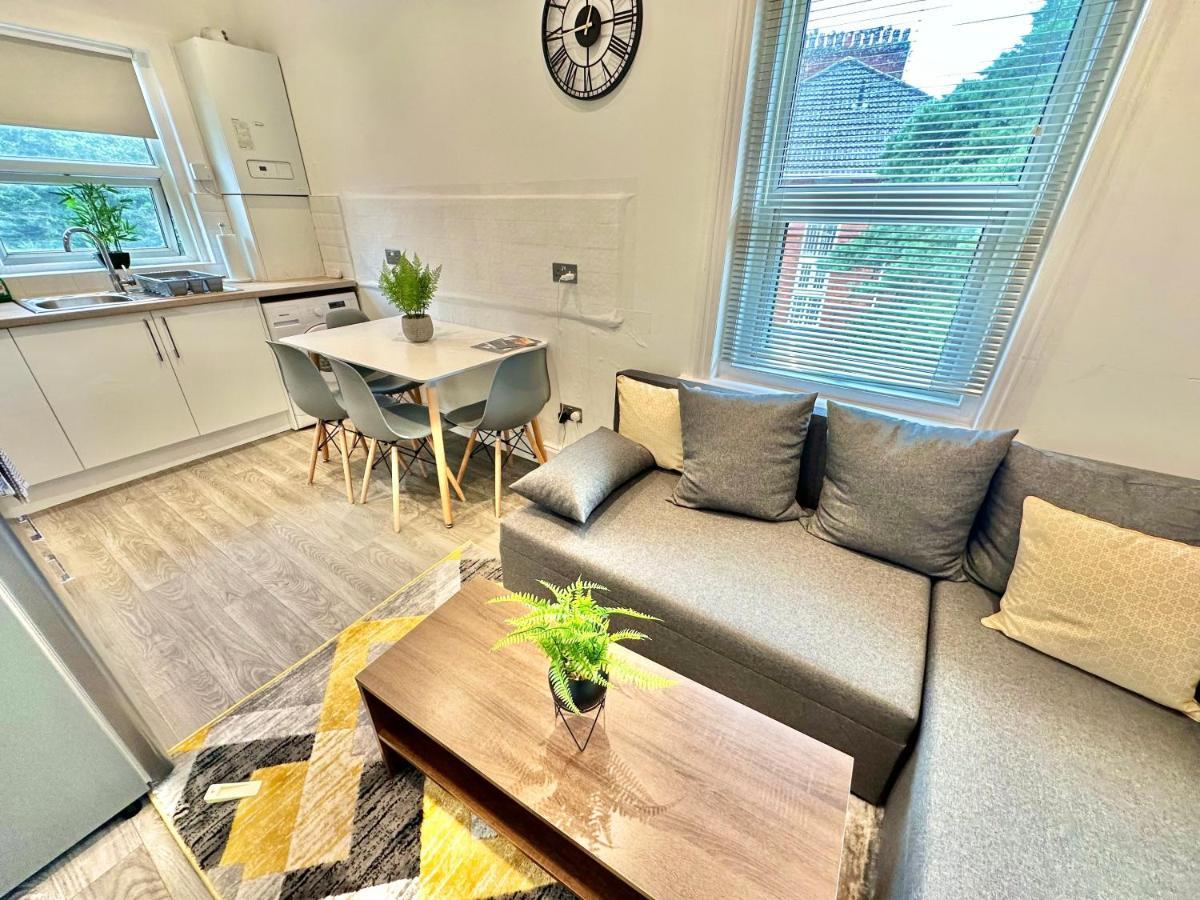 Chic Apartment In Central Bournemouth With Parking エクステリア 写真